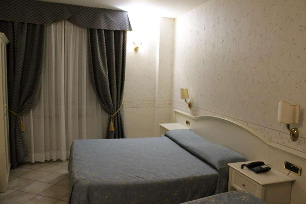 Hotel La Noce Chivasso Pokój zdjęcie