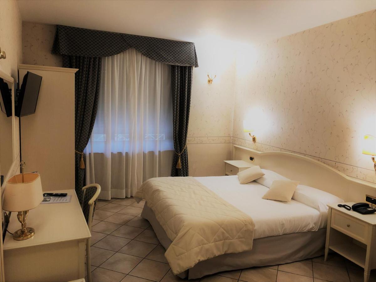 Hotel La Noce Chivasso Zewnętrze zdjęcie